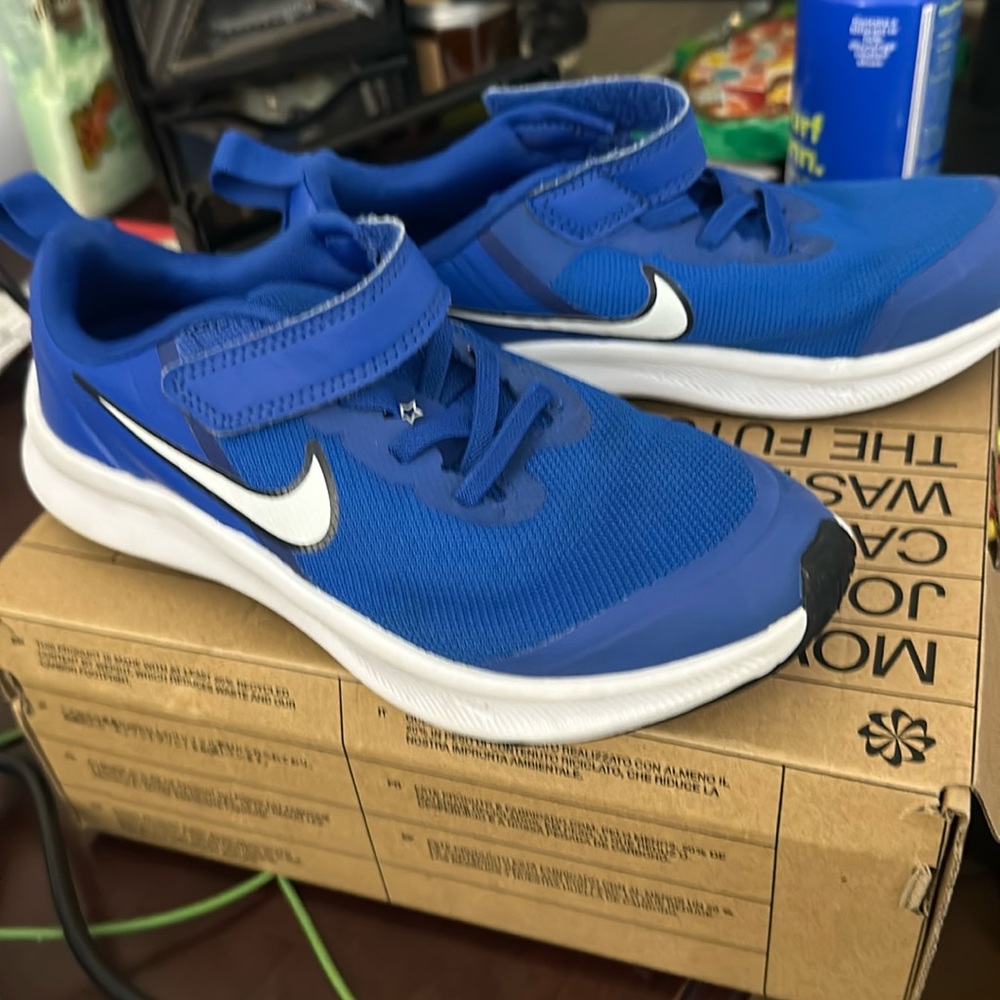 Nike star runner 3 boys 2Y blue shoes with Box